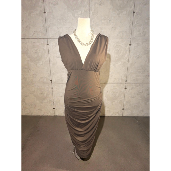 LYANER Dresses & Skirts - Size L LYANER Chocolate Brown Ruched V-Neck Sleeveless Form-Fitting Midi Dress